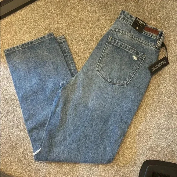 NWT BLANKNYC Relaxed High Rise Straight Leg Rip Loose Fit Jeans - Picture 2 of 7